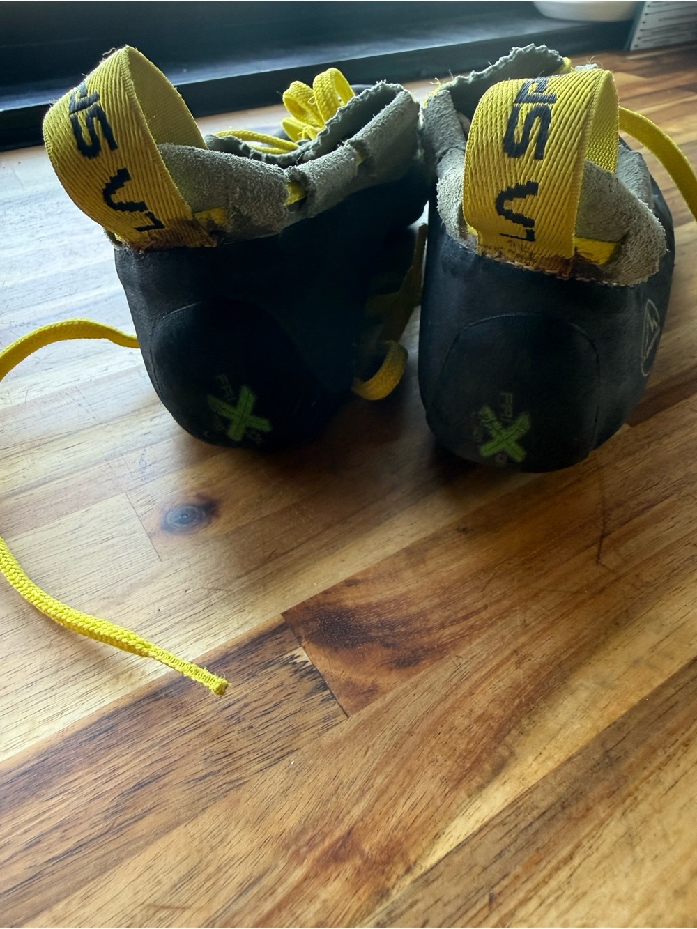 La Sportiva Mythos Climbing Shoe. - Picture 3 of 7